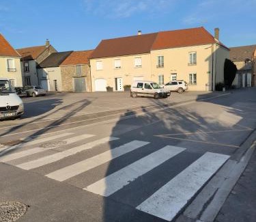 La Neuville-aux-Larris House | la Villa Nova