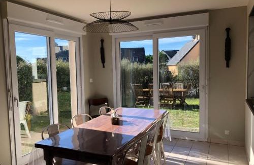 Gouville-sur-Mer House | La villa Noukey à 150m de la plage et des cabines