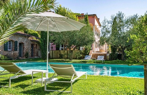 Salernes Villa | LA VILLA PERGOLA SALERNES, charming residence in Provence Verte