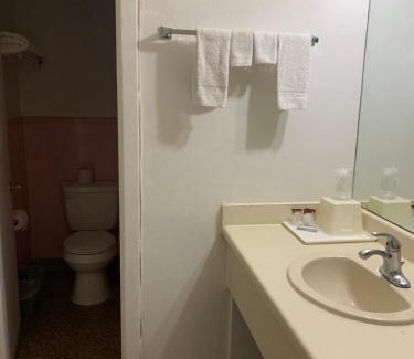 Clovis Hotel | La Vista Inn
