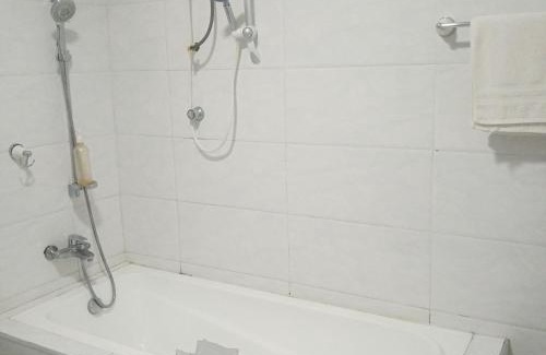 Kumasi Hotel | La-VIV ROYAL HOTEL