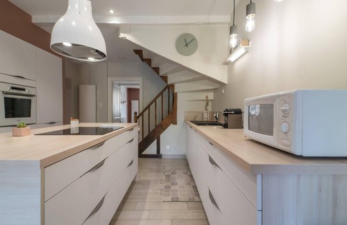 Vivonne House | La Vonne: swimming pool and river access
