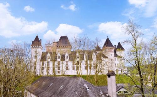 Centre Ville Apartment | La Vue Royale - Face au château - WiFi - 4 personnes