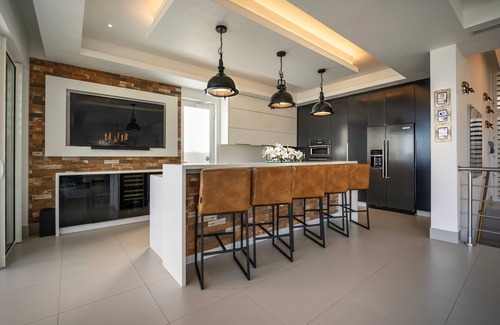 Indigo Bay Villa | La Vue SXM - 3 bedroom Modern Oceanfront Villa near Restaurant & Beach