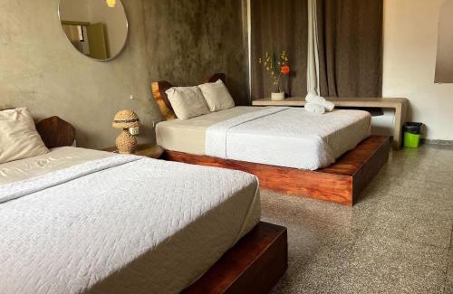 San Salvador Bed & Breakfast | La Zona Hostel
