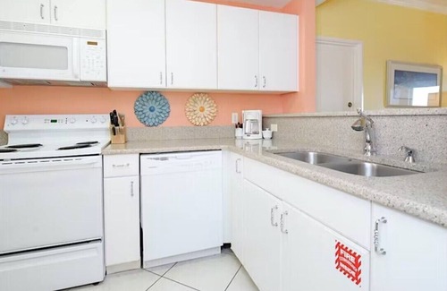 Four Mile Village Condo | LABOR DAY AVAILABLE MAKE US AN OFFER 3BR/3BA Tops'l Resort, Stunning Views