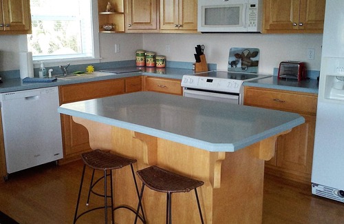 Apalachicola Condo | Labor Day Holiday Weekend available. Beaches are gorgeous and no crowds!