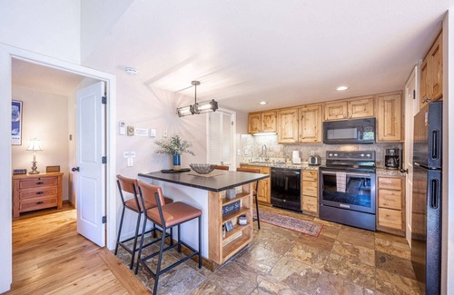 Park City Condo | *Labor Day Sale* Free Activities with every Stay—Book Now, Travel Anytime Through December 17th!