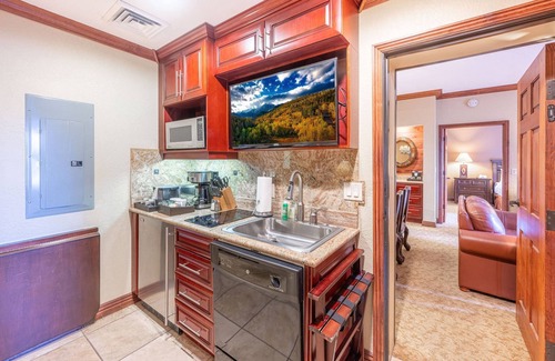 Park City Condo | *Labor Day Sale* Free Activities with every Stay—Book Now, Travel Anytime Through December 17th!