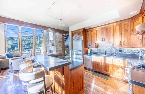 Deer Valley Condo | *Labor Day Sale* Free Activities with every Stay—Book Now, Travel Anytime Through December 17th!