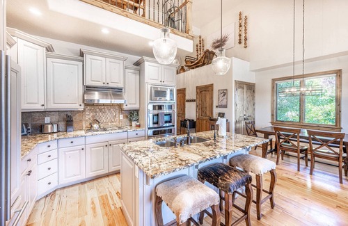 Park City Condo | *Labor Day Sale* Free Activities with every Stay—Book Now, Travel Anytime Through December 17th!