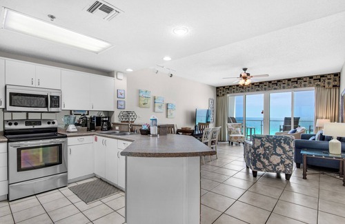 Destin Condo | Labor Day Special-Beachfront, Pool/Hot Tub