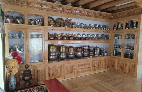 She House | Labrang Home Stay
