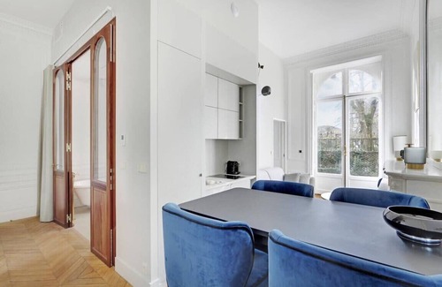 Grand Parc-Paul Doumer Apartment | Labruyère House - Royal Garden Suite