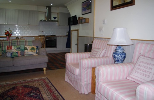 Cresswell Quay House | Laburnum Cottage on the waters edge at Cresswell Quay