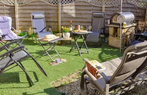 Two Dales House | Laburnum House