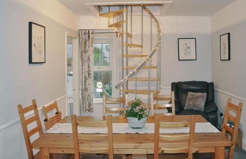 Two Dales House | Laburnum House