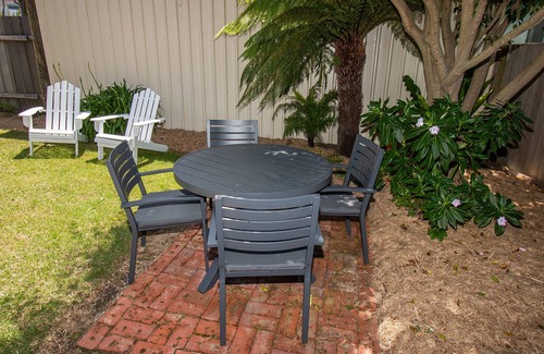 Mallacoota House | Lacy's Place pet Friendly in the Town Center