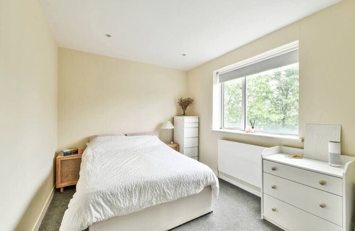 North Kensington Apartment | Ladbroke Groove Summa