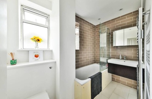 North Kensington Apartment | Ladbroke Groove Summa