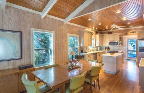 Saint Teresa House | Ladderville Guest House on "old" St. Teresa Beach