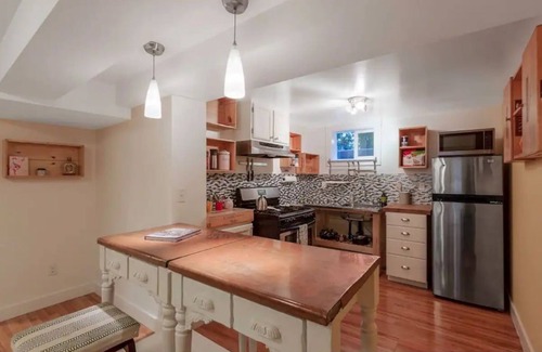 Ladd's Addition Apartment | Ladd’s Addition Hideaway Suite