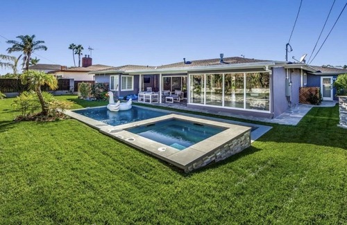 Ladera Heights House | LADERA HEIGHTS TROPICAL OASIS