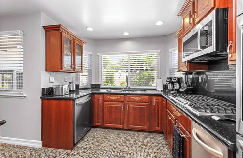 Ladera Heights House | Ladera Luxe Getaway
