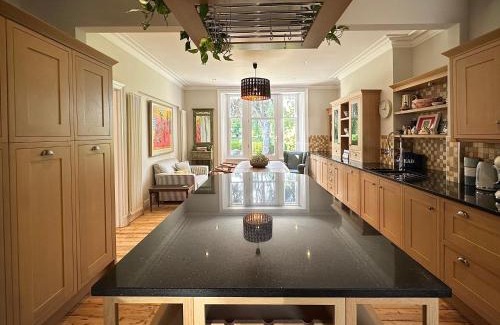 Inverness Villa | Ladies Walk - Stunning Riverfront Home