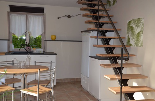 Ladoix-Serrigny Cottage | Ladoix Serrigny: Country Cottage/Gite - Corcelles Les Serrigny