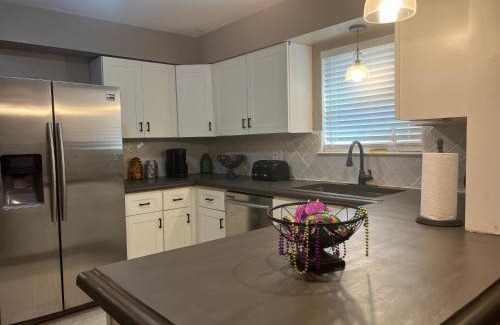 Old Aurora House | Lady Aurora- Pets Ok- 5 Miles to French Quarter