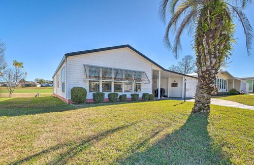 The Villages House | Lady Lake House with Lanai and Community Pool!