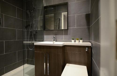 Theatreland Birmingham Apartment | Ladywell House Suites - Chinatown - Self Check-in