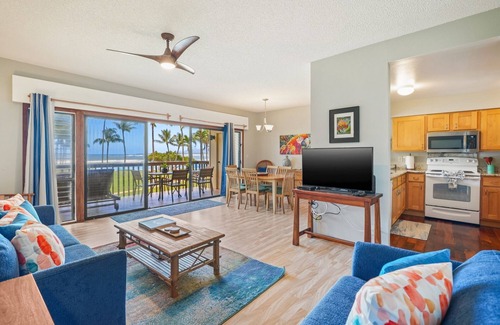 Wailua Condo | Lae Nani 422. Great View from this 2nd Floor Ocean Front Condo. The Main Bedroom Faces the Ocean!