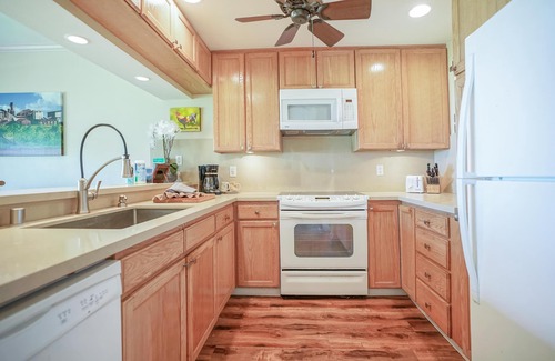 Wailua Condo | Lae Nani 512 Gorgeous Ocean Front Ground Floor in Building Five With AC