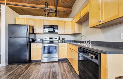 Lafayette Square Apartment | Lafayette 223 I Corporate Modern 1Bd Apartment