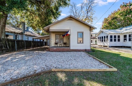 Freetown - Port Rico House | Lafayette Getaway-A cozy private bedroom close to downtown, with shared spaces