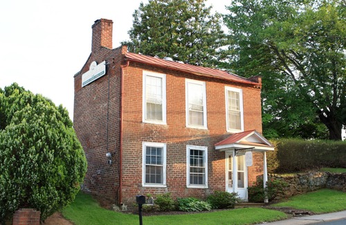 Stanardsville Bed & Breakfast | Lafayette Inn