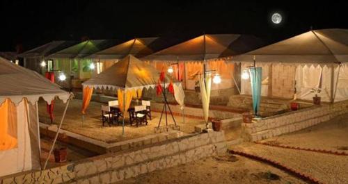 Amar Sagar Pol Resort | Lafing Camel Safari Staying under the Star