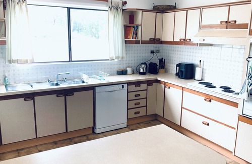 Lake Macquarie City Council House | Lago Mac - dog friendly lake house with great sunsets