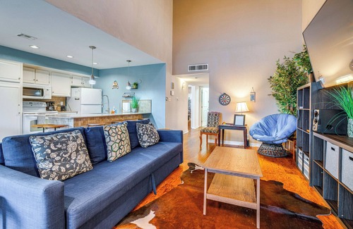 Point Venture House | Lago Vista Golf Getaway w/Decks + Pool Access!