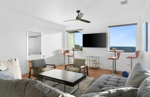 Lago Vista House | Lago Vista Home with Game Room and Outdoor Tub!