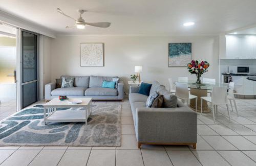 Hamilton Island Apartment | Lagoon Beachfront Lodge 005 on Hamilton Island by HamoRent