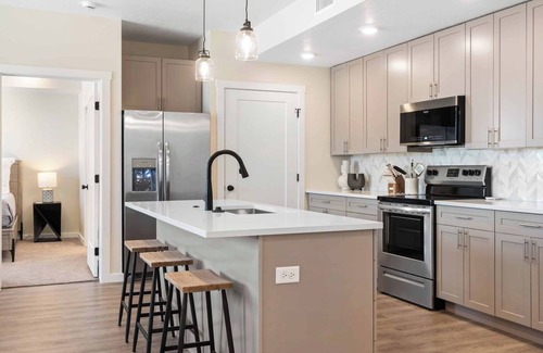 St. George Condo | Lagoon Breeze: Desert Color Lagoon + Beaches