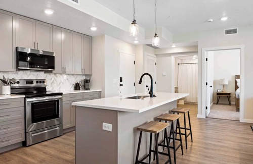 St. George Condo | Lagoon Breeze: Desert Color Lagoon + Beaches