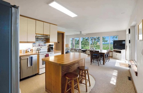 East Marion House | Lagoon Lodge: North Fork, Charming 3Br, Waterfront