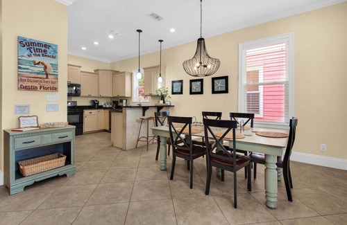 Villages of Crystal Beach House | ☀Lagoon Pool-Balcony-Beach Trolley-Hot Tub-2 Living Areas-4BR Happily Ever After