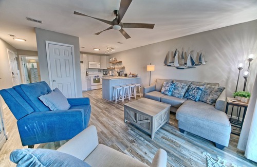 Lower Grand Lagoon Condo | Lagoon Reflections~On the Lagoon~stunning views~sleeps 4
