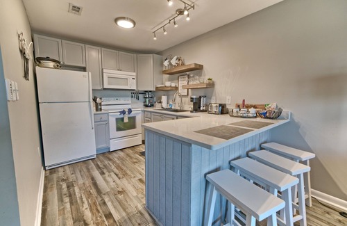 Lower Grand Lagoon Condo | Lagoon Reflections~On the Lagoon~stunning views~sleeps 4