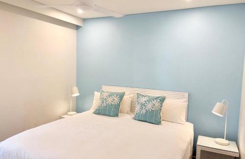 Port Douglas Apartment | Lagoon Swimout Absolute Pool Front - Slice of Paradise - Sea Temple Pt Douglas